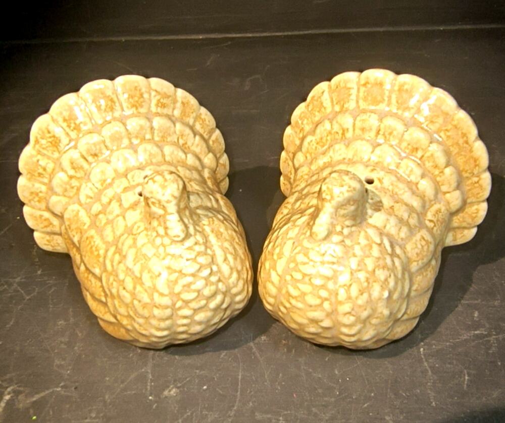 1795.  Hallmark Turkey Salt and Pepper Shakers Beige Ceramic
